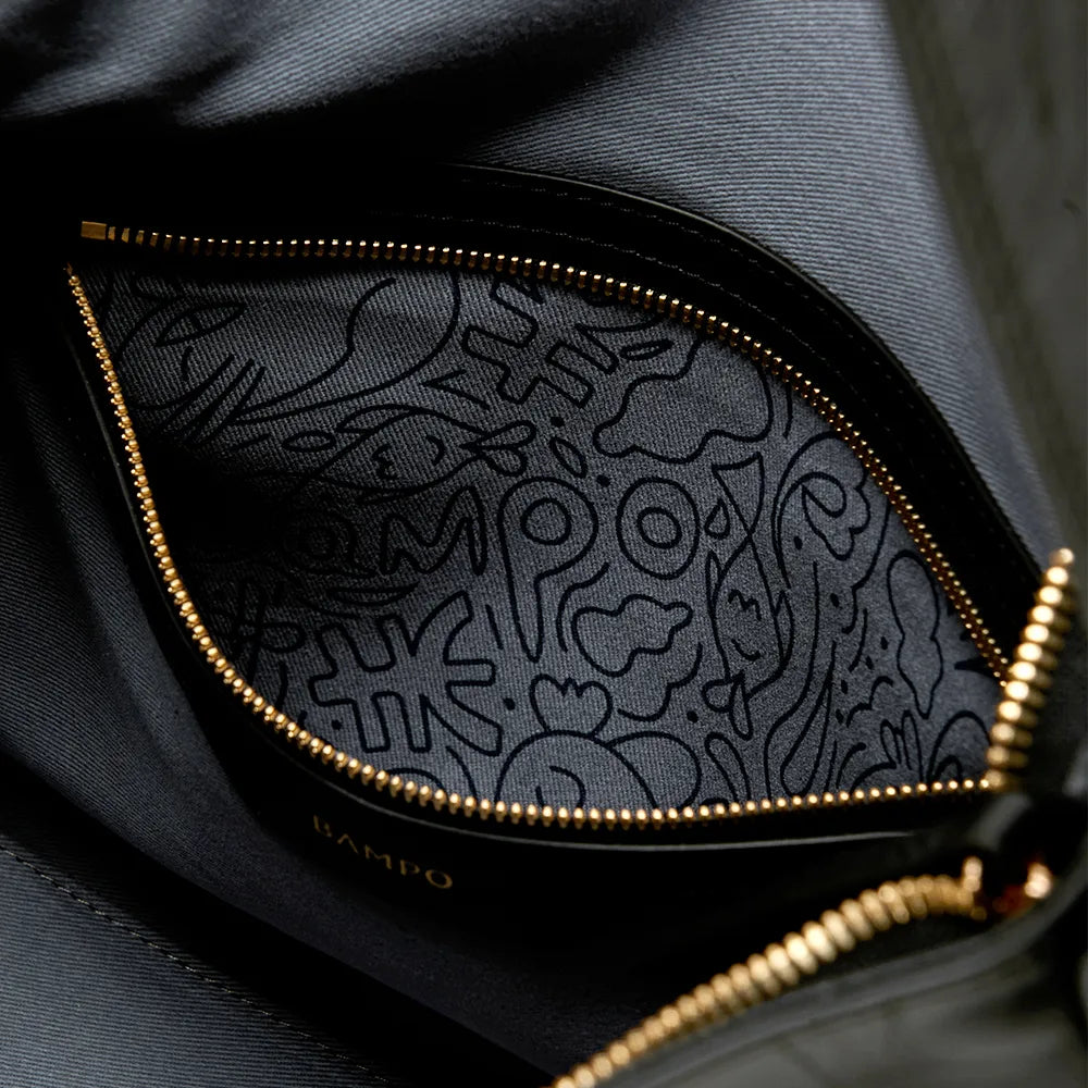 Medium Flow Hobo (Dong Grid Embossed)
