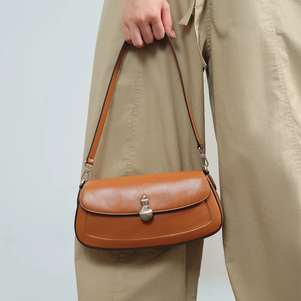 Latch Weeble Satchel