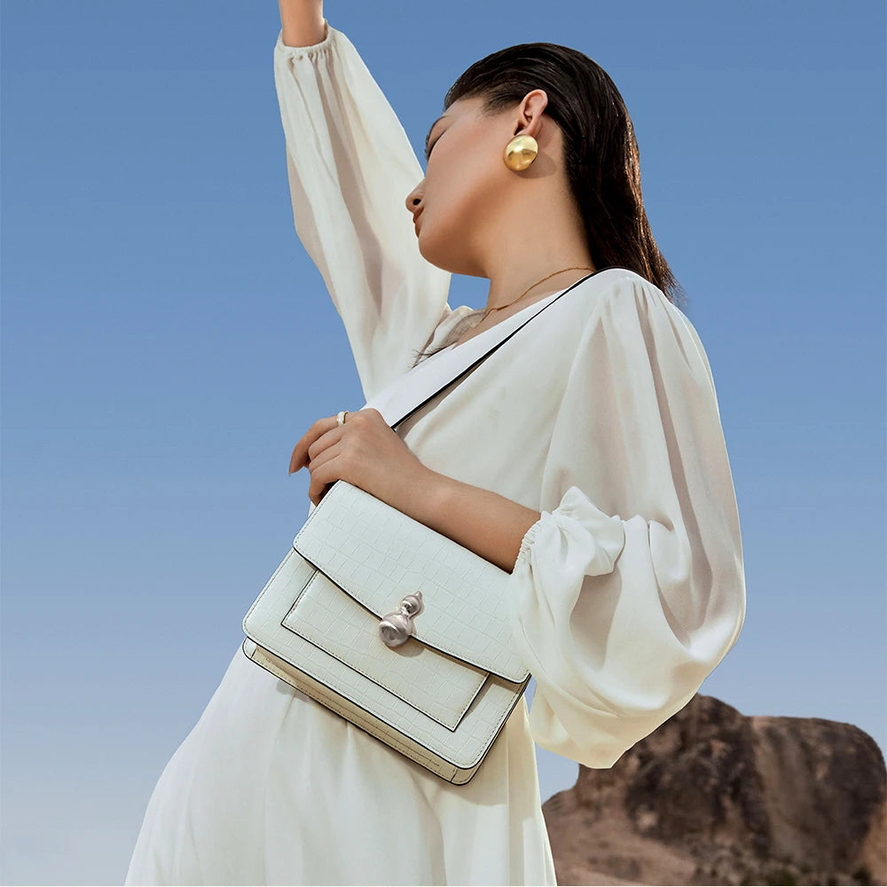 Latch Organizer Purse