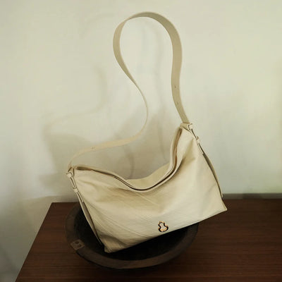 Medium Flow Hobo (Dong Grid Embossed)