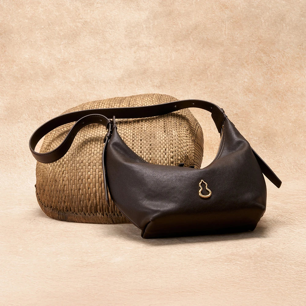 Large Flow Crescent Bag (Vegetable-Tanned)