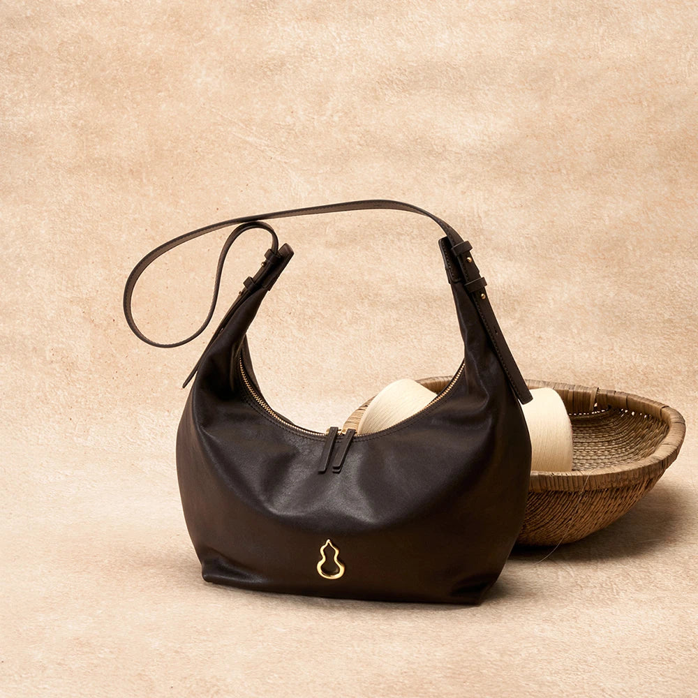 Large Flow Crescent Bag (Vegetable-Tanned)