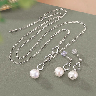 Hulu Pearl Necklace