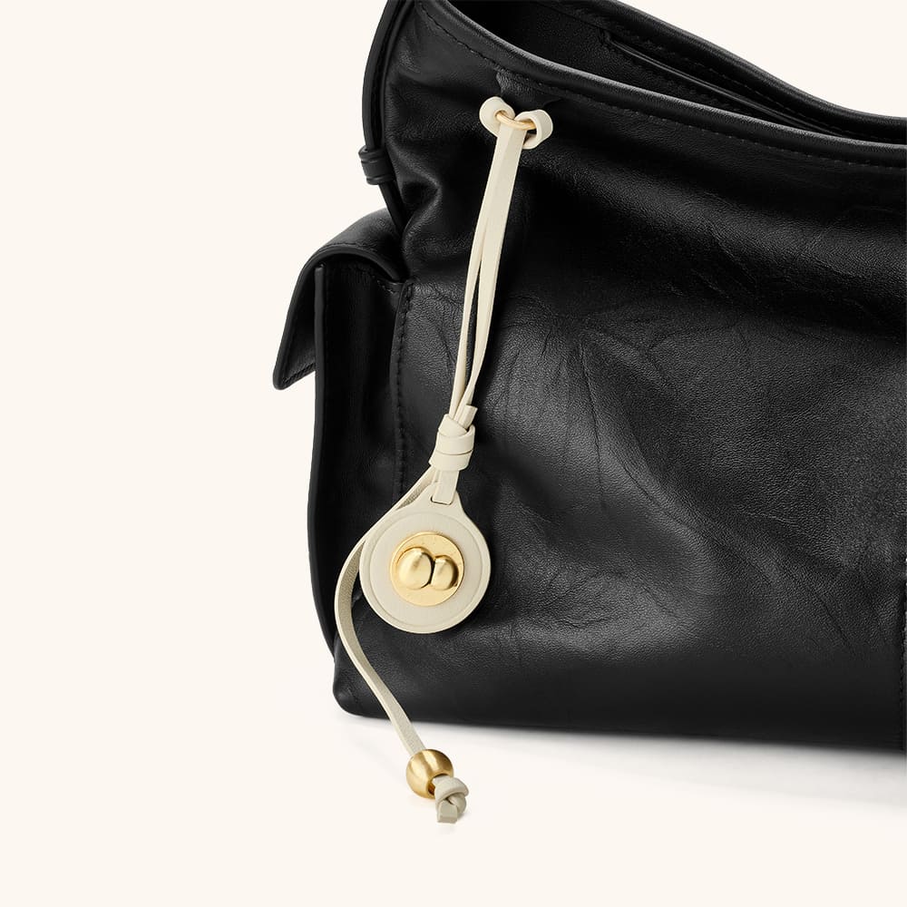 HULU Campass Charm