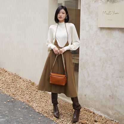 Bampo Snug Shoulder Bag on Model 2
