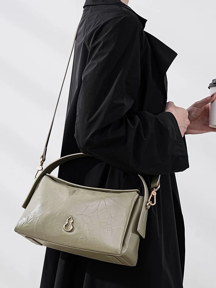 Top-Grain Leather Flying Eaves Crossbody & Shoulder Bag <Fu Lu>