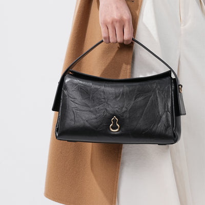 Bampo Arch Tote on Model 1
