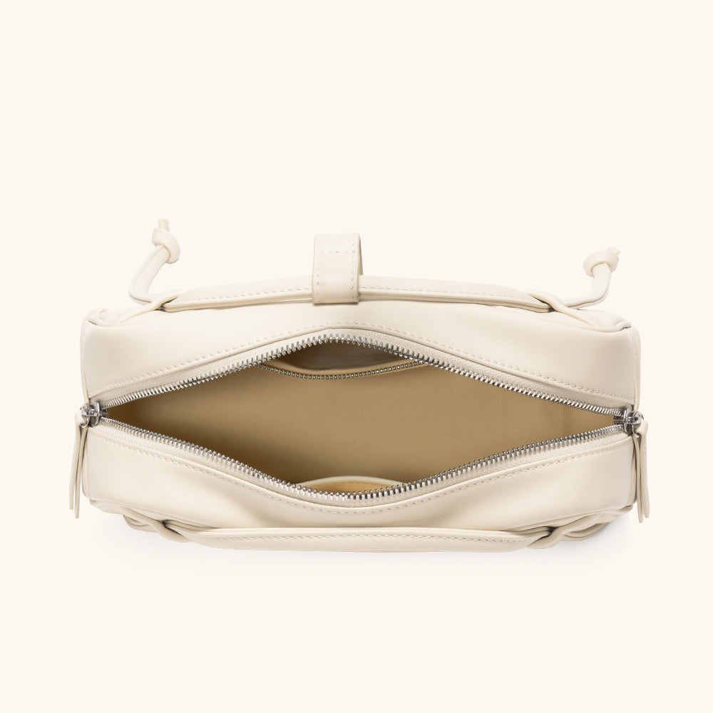 Capacity of the Bampo Bowler Knot Bag 2