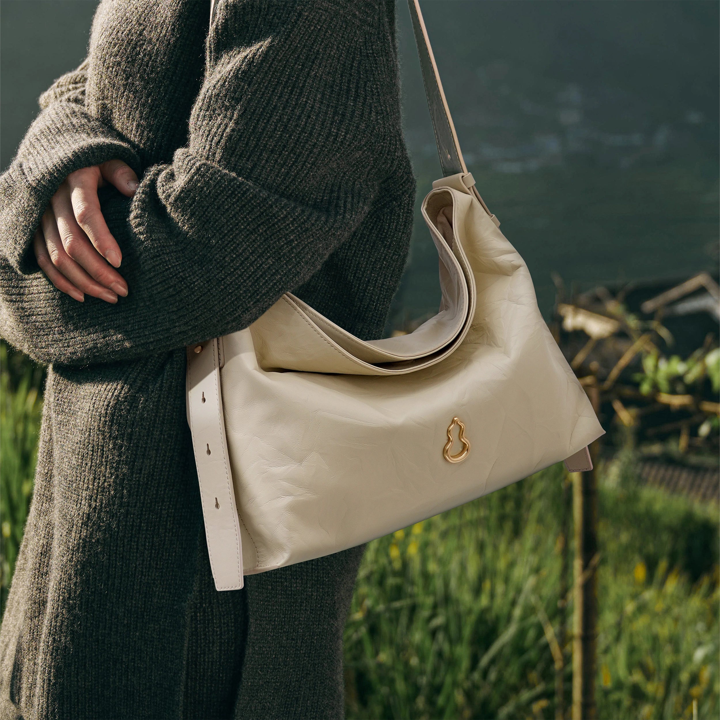 Medium Cloudy Hobo | Bampo