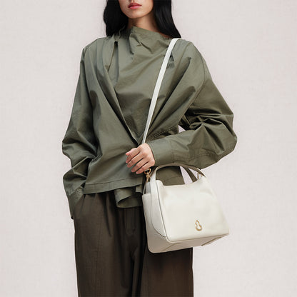 Bampo Drum Tote on Model 11