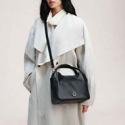 Bampo Drum Tote on Model 8