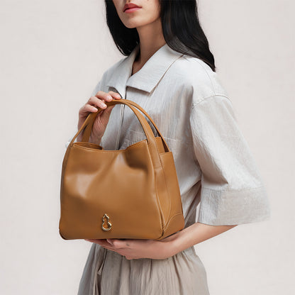 Bampo Drum Tote on Model 1