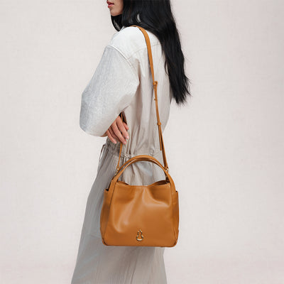 Bampo Drum Tote on Model 3