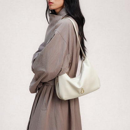 Bampo Flow Voyage Bag on Model 7