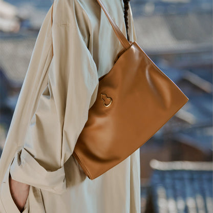 Fluffy Tote | Bampo