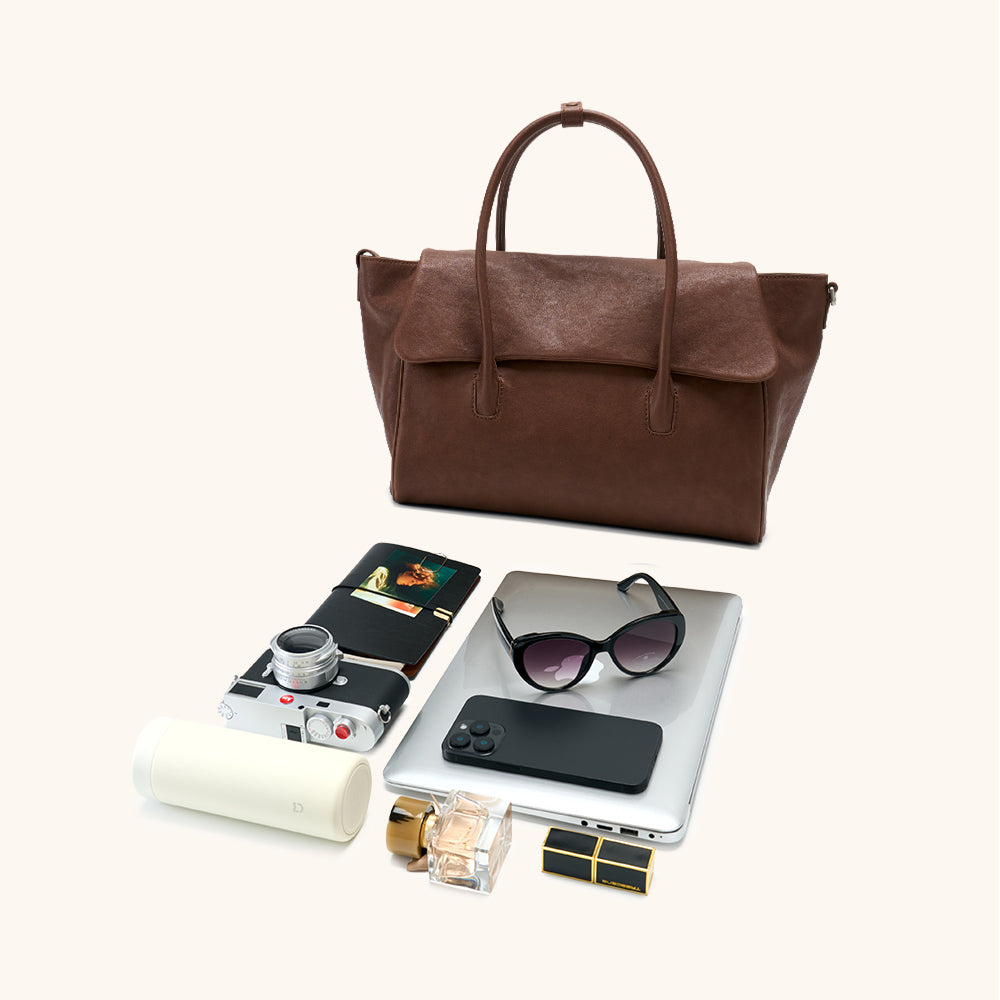 Details of the Bampo Fulfill Flap Tote