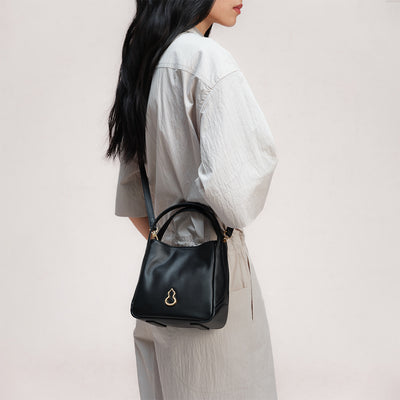 Bampo Harmony Bucket Bag on Model 6