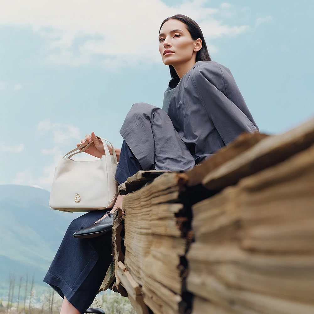 Bampo Harmony Tote on Model 8