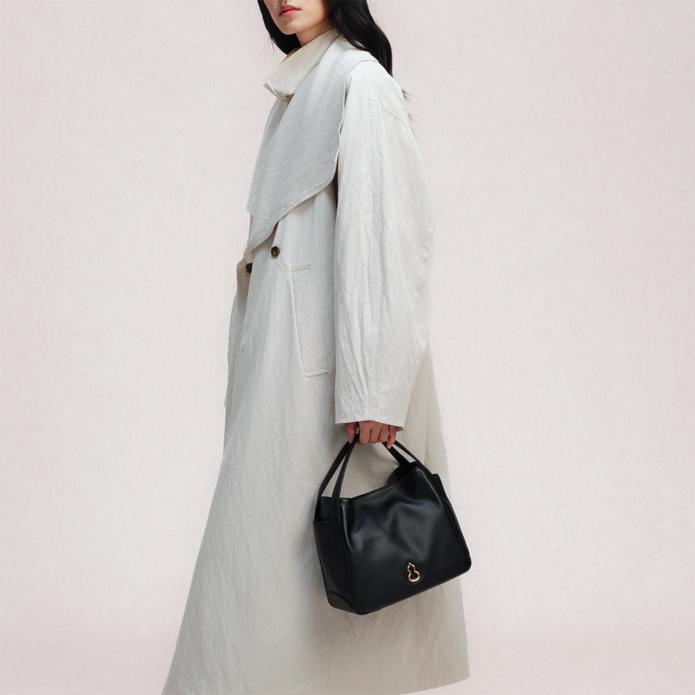 Bampo Harmony Tote on Model 10