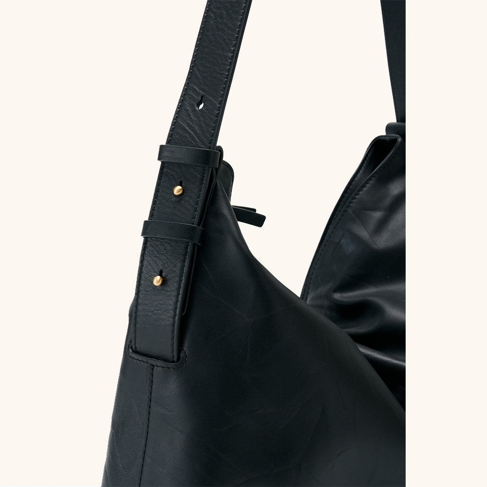 Details of the Bampo Large Flow Hobo