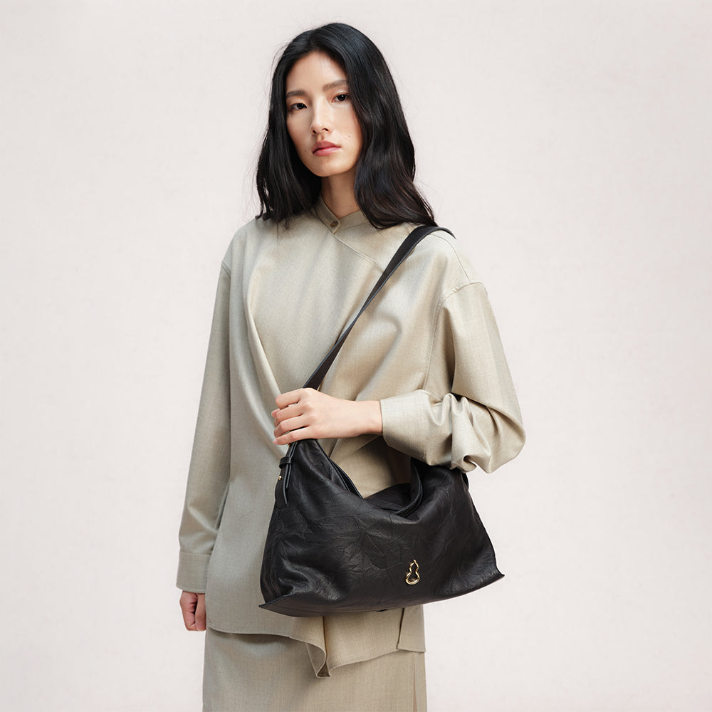 Bampo Large Flow Hobo on model 3
