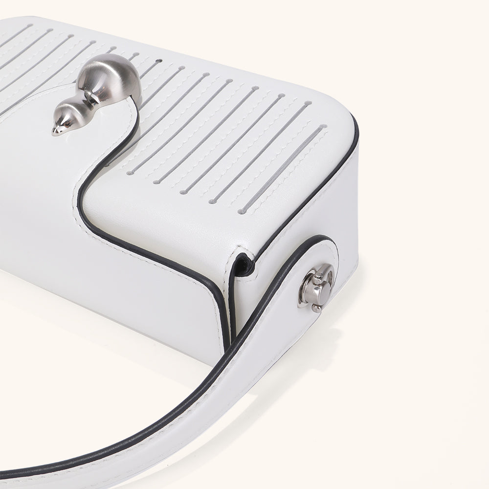 Details of the Bampo Latch Boxy Bag