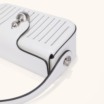 Details of the Bampo Latch Boxy Bag