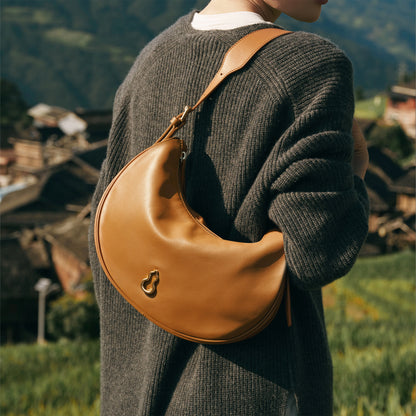 Bampo Luna Bag on Model 1