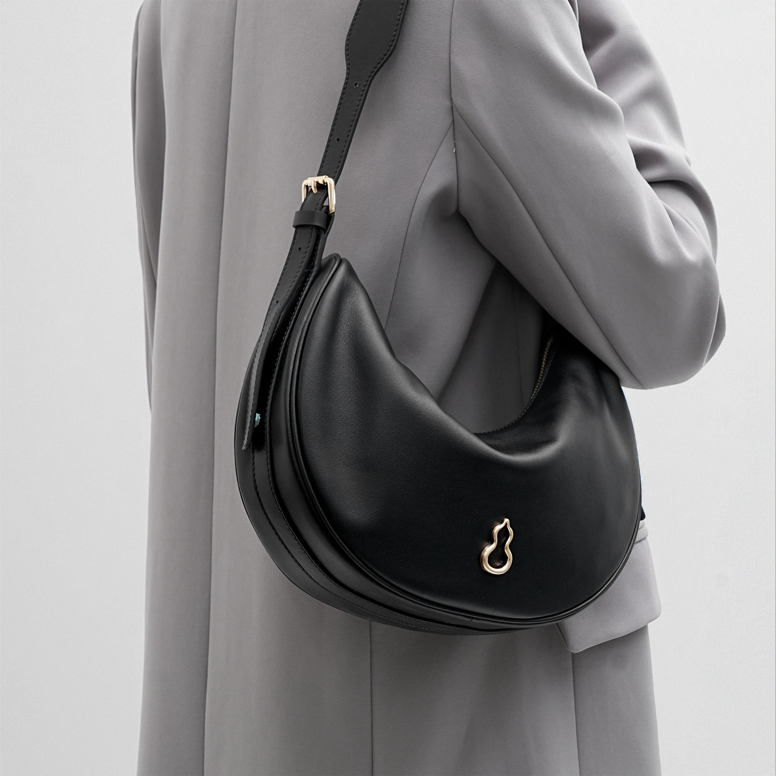 Bampo Luna Bag on Model 1