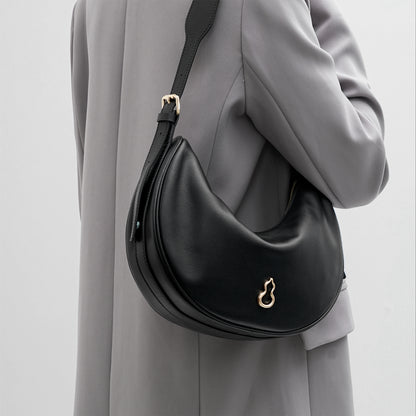 Bampo Luna Bag on Model 1
