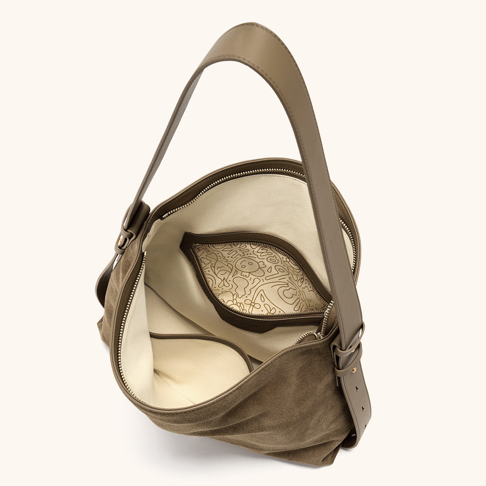 Lining of the Bampo Medium Flow Hobo double faced suede