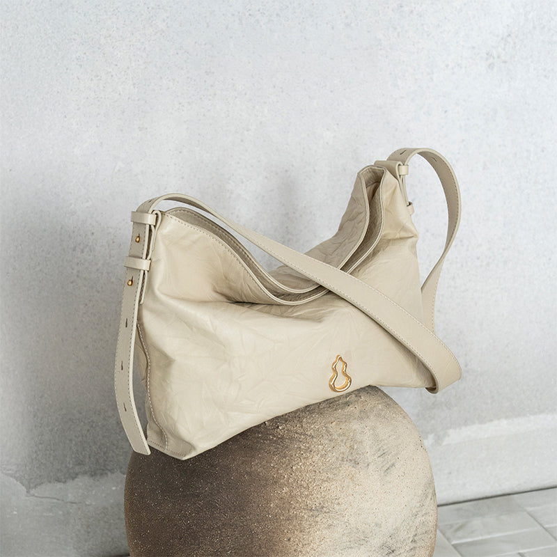 Medium Flow Hobo (Dong Hand-Crinkled Texture) | Bampo