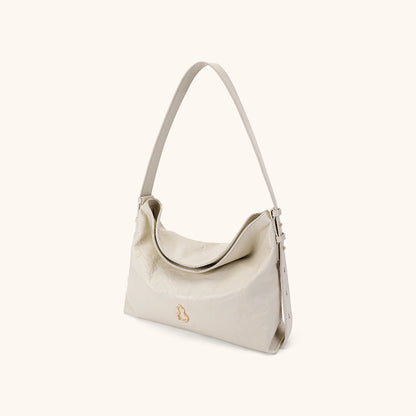Side View of the Bampo Medium Flow Hobo