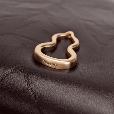 Hulu Hardware of the Bampo Medium Land Tote (Texture Version)