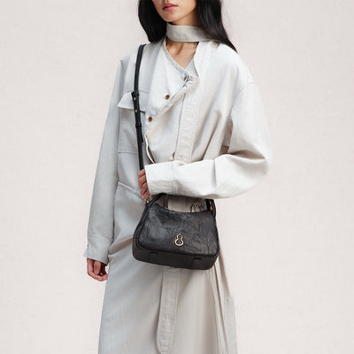 Bampo Small Harmony Tote (Texture Version) on Model 7