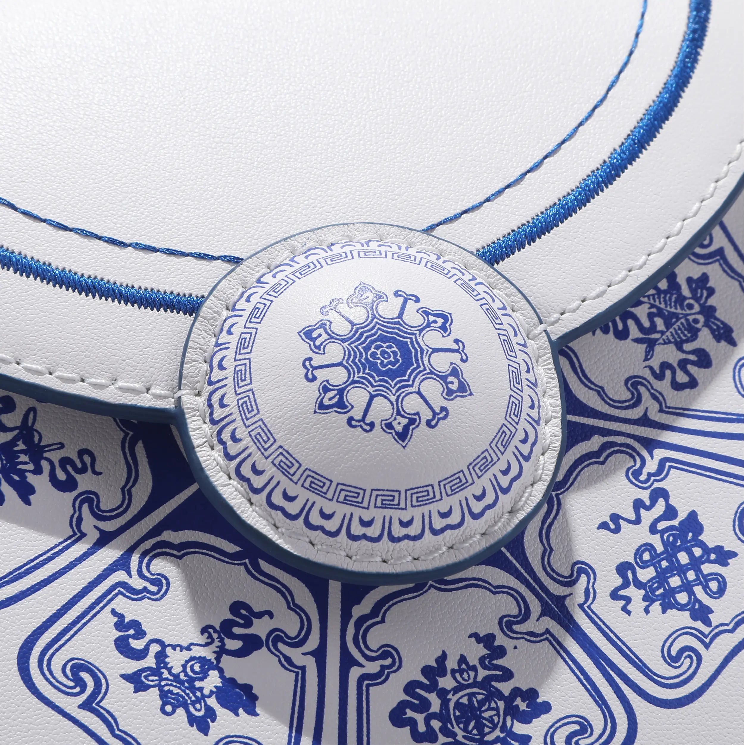 blue and white porcelain handbag | Bampo