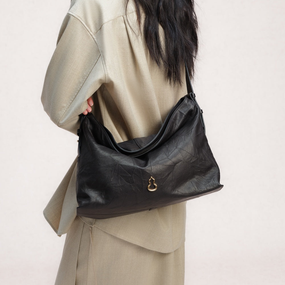 large flow hobo in black | Bampo