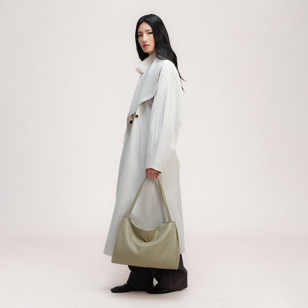 large land tote in taupe | Bampo