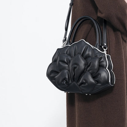 lotus handbag in black | Bampo