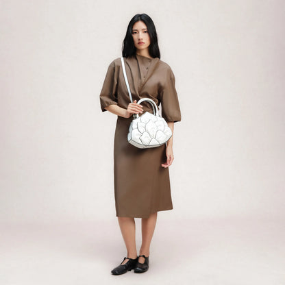 lotus handbag in white | Bampo