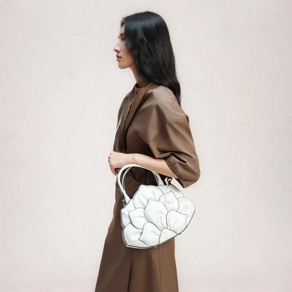 lotus handbag in white | Bampo