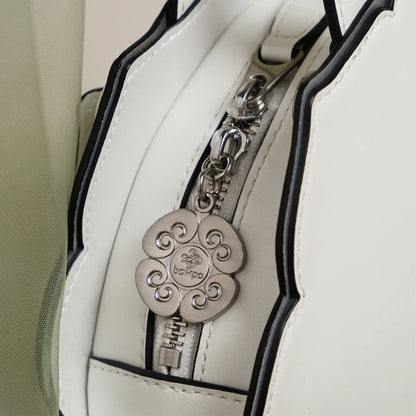 lotus handbag in white | Bampo