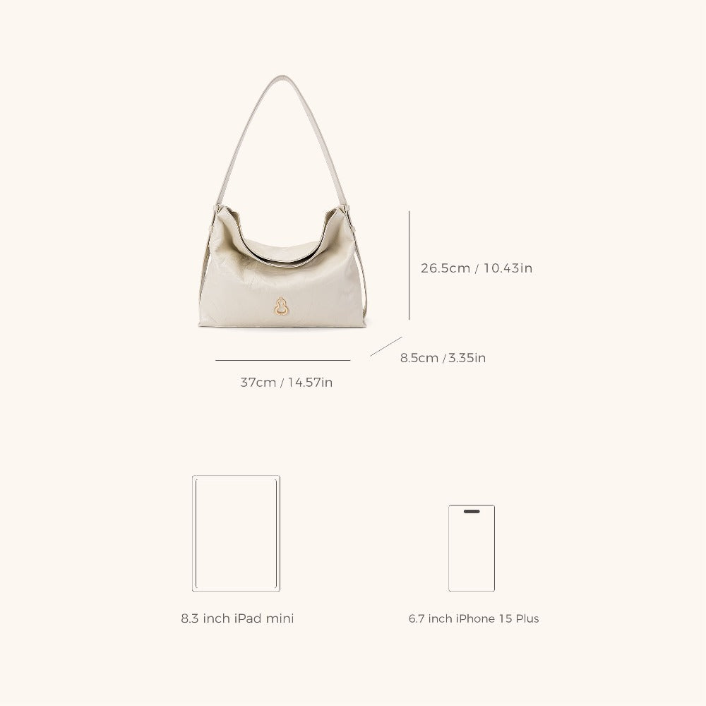 medium flow hobo in cream | Bampo