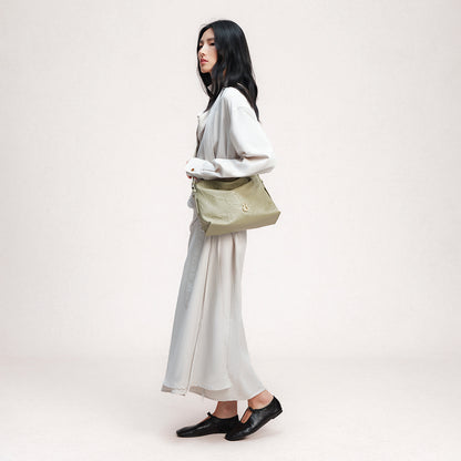 medium flow hobo in gray | Bampo