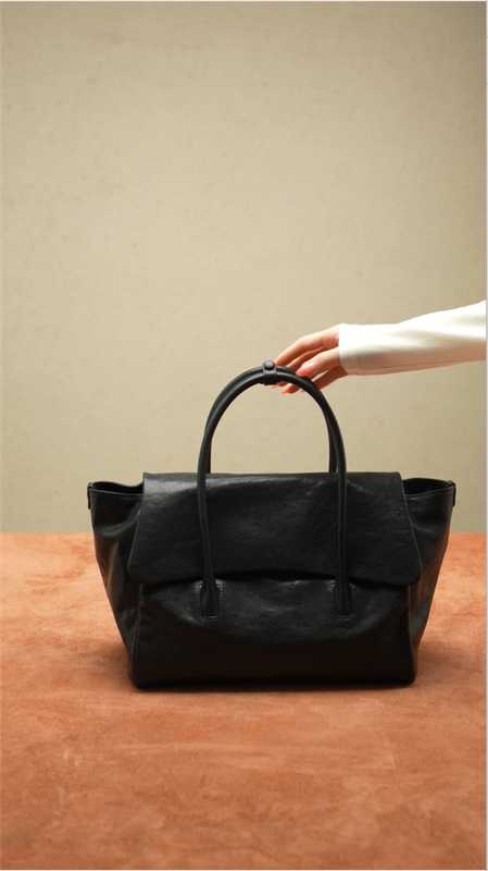 Fulfill Flap Tote