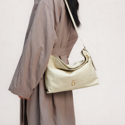 small flow hobo in cream | Bampo