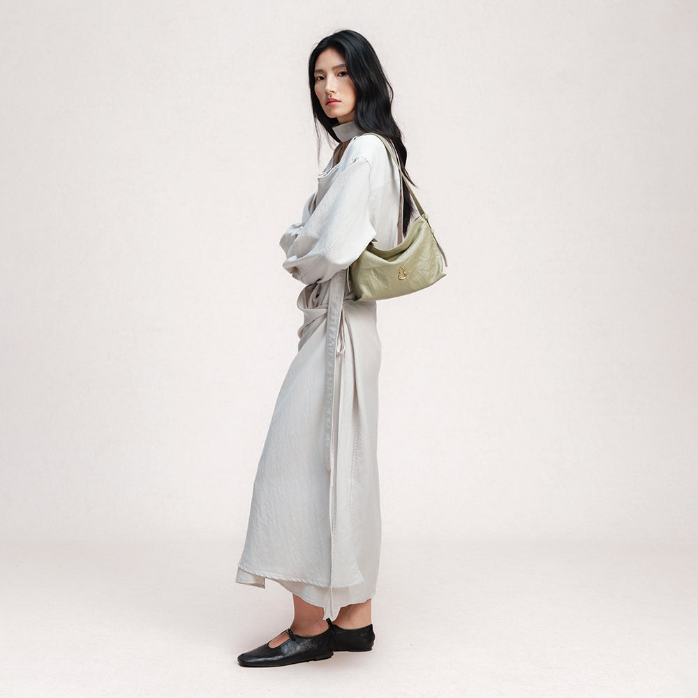 small flow hobo in taupe| Bampo